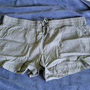 Vineyard vines women's shorts